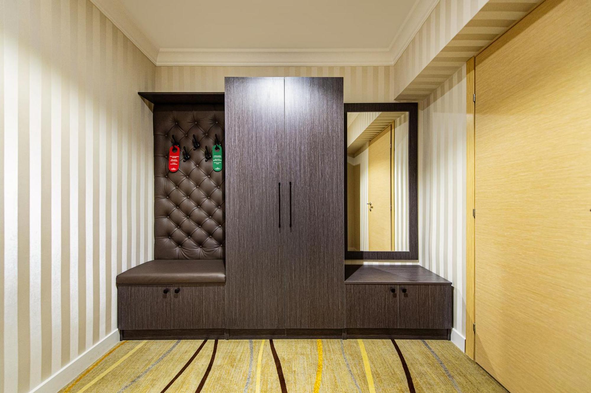 Shymkent Grand Hotel ภายนอก รูปภาพ