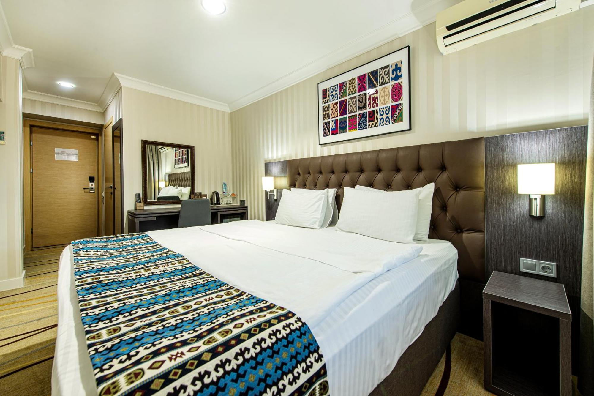 Shymkent Grand Hotel ภายนอก รูปภาพ