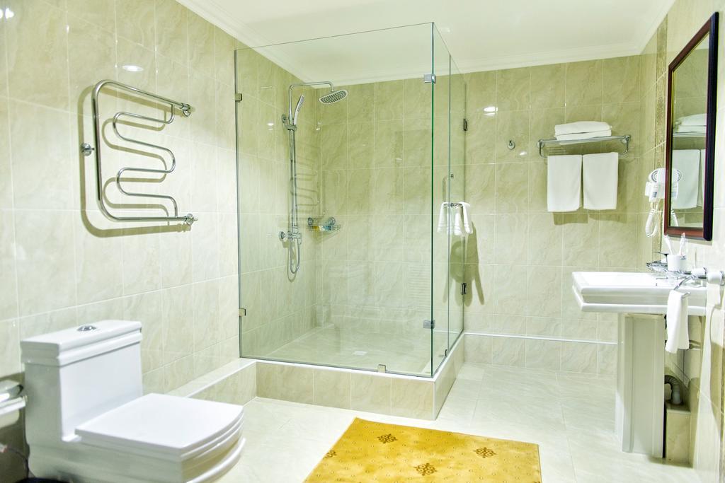 Shymkent Grand Hotel ภายนอก รูปภาพ